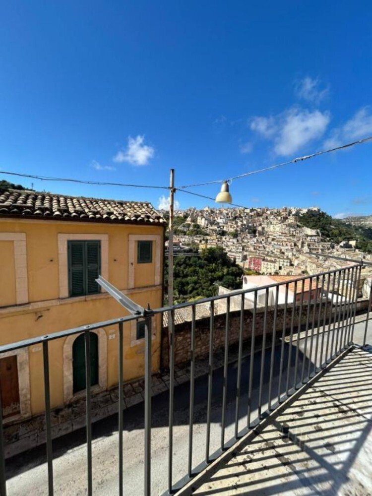 Media Ragusa Extras 262 Default 814 Conversions 695e48ce28931 773833513 1 Normalized Crop