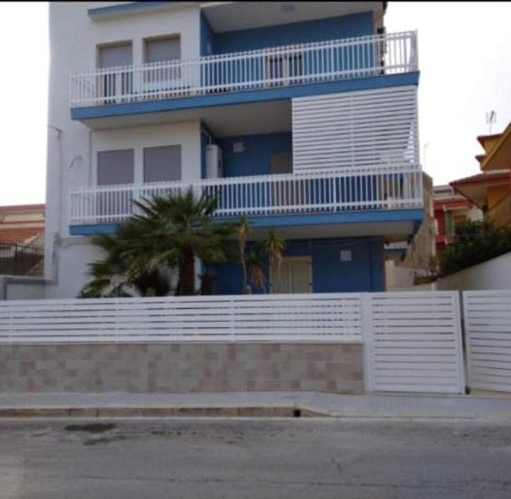 Media Ragusa Extras 261 Default 2777 Conversions 69bc0c172b3d7 Facciata Photoaidcom 2x Ai Zoom Normalized Crop