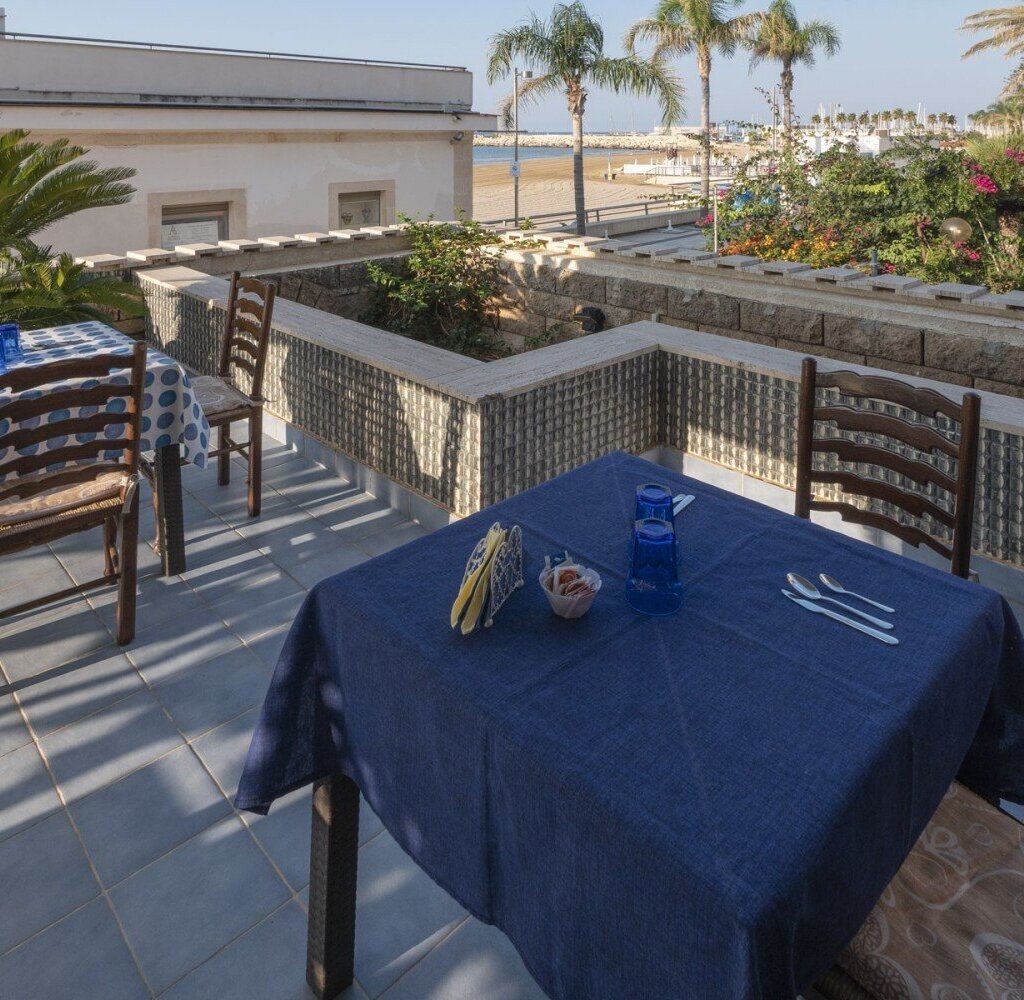 Media Ragusa Extras 149 Default 2978 Conversions 69cd3f860f94a Colazione Ovest Normalized Crop