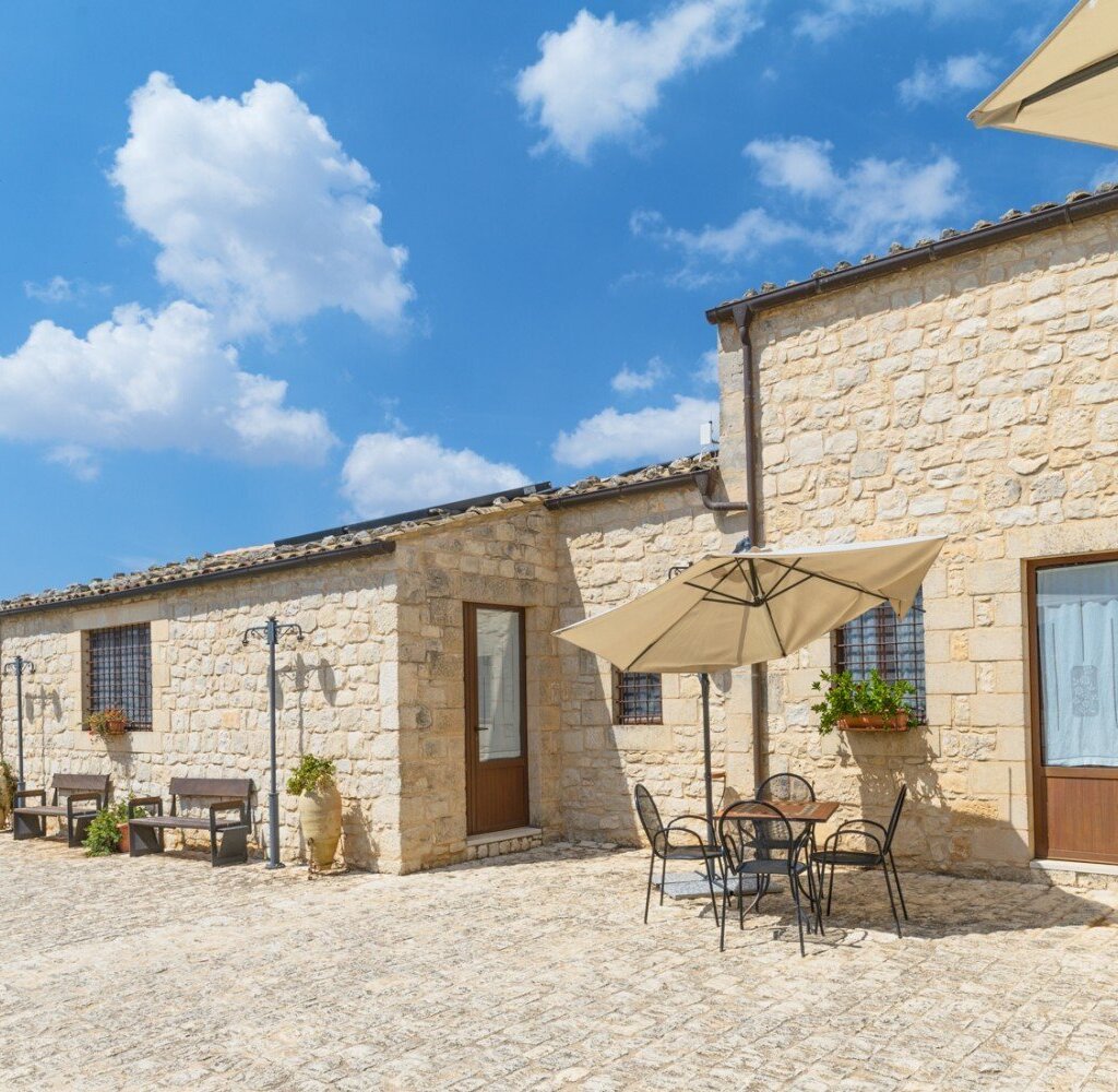 Media Ragusa Extras 744 Default 3491 Conversions 69e1ea8c11c4f Borgo Monachella 2024 25 Normalized Crop