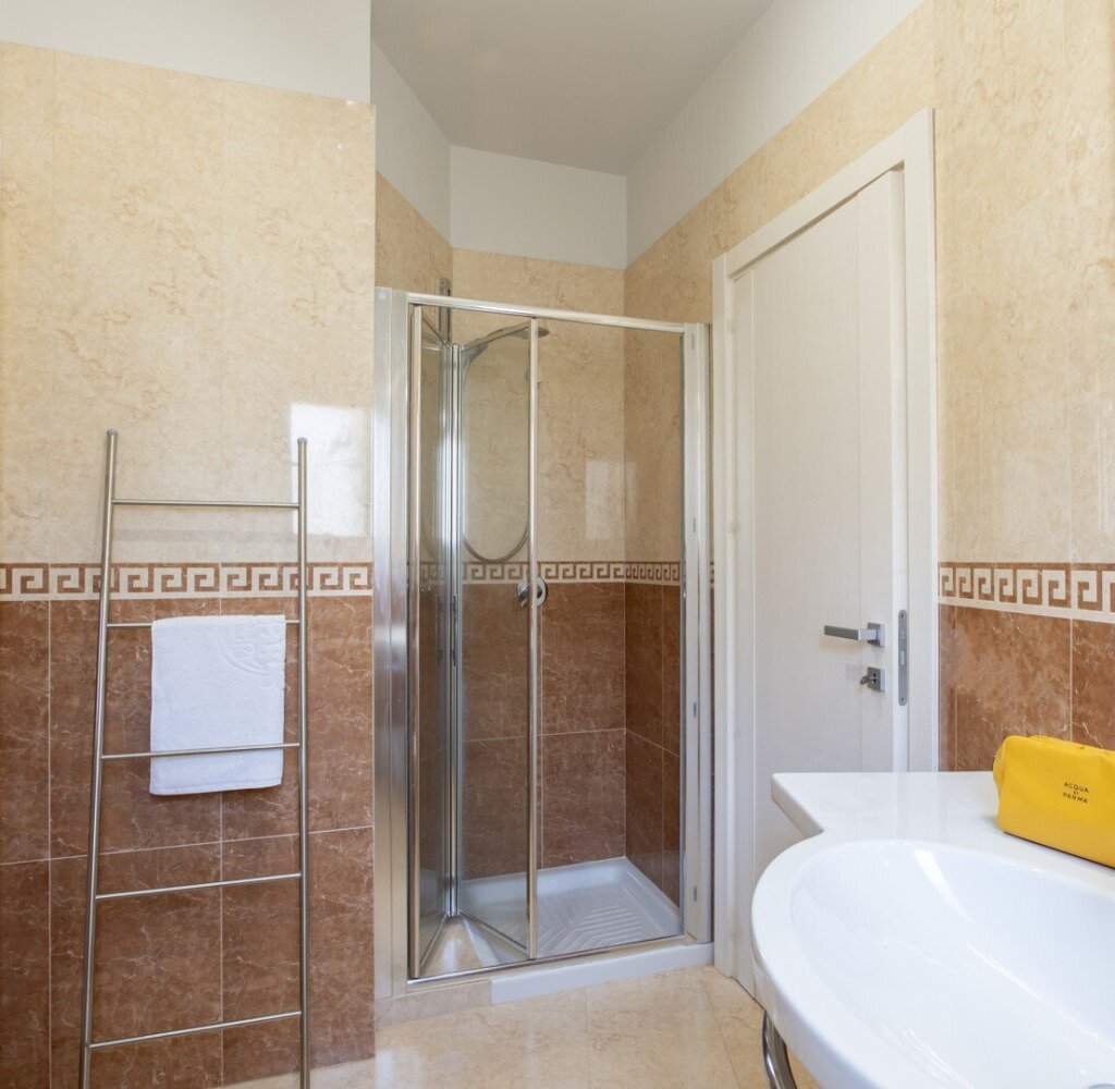 Media Ragusa Extras 240 Default 5077 Conversions 6a735f984d21a Dsc1944 Normalized Crop