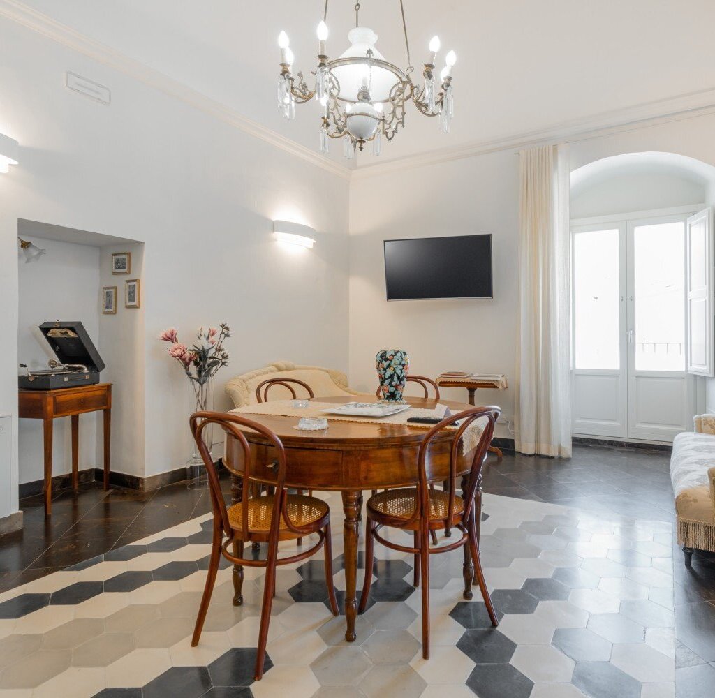 Media Ragusa Extras 577 Default 2001 Conversions 6980987e2ab1b Mam0184 Normalized Crop