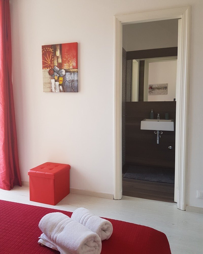 Media Ragusa Extras 295 Default 1052 Conversions 69610a05465bf 11 Rossa Normalized Crop