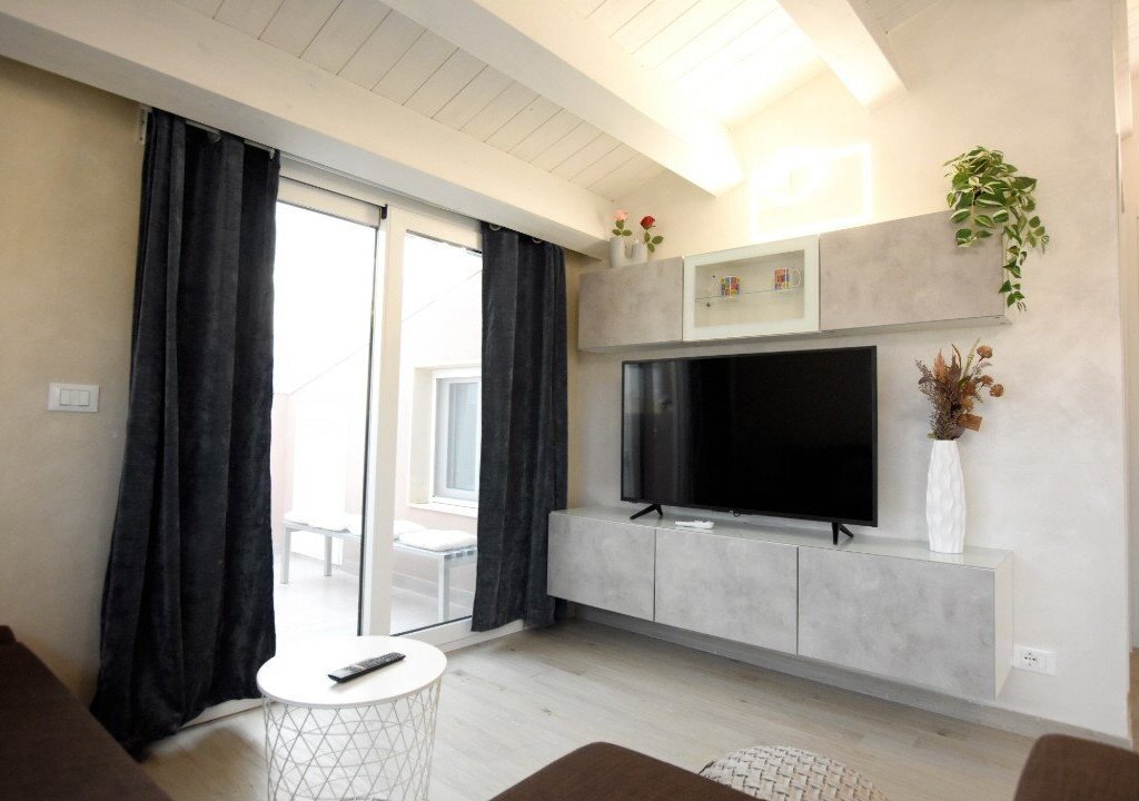 Media Ragusa Extras 115 Default 695 Conversions 695bb5f0b79d1 Soggiorno72 Normalized Crop