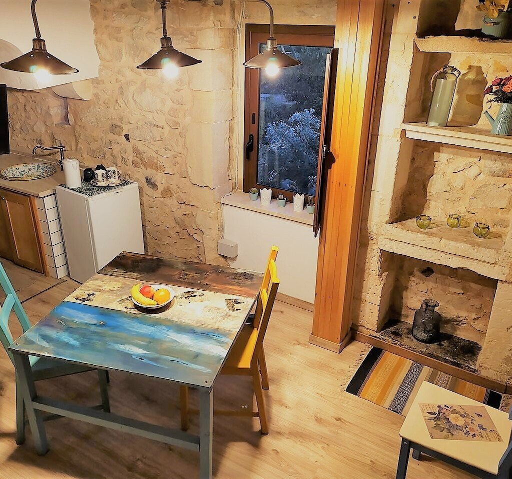 Media Ragusa Extras 209 Default 923 Conversions 695f65f0db8bc Carmilla Soggiorno Normalized Crop