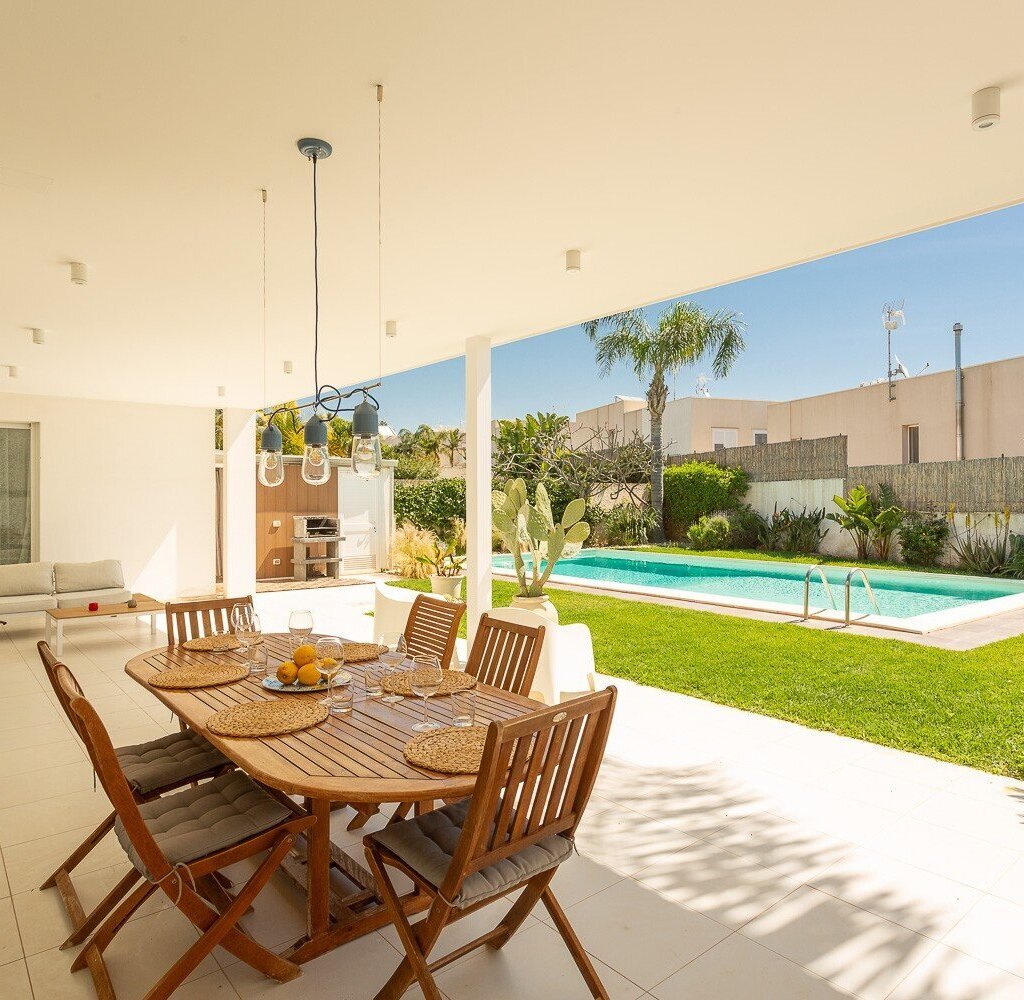 Media Ragusa Extras 164 Default 749 Conversions 695cbebee888e A1a4056 Normalized Crop