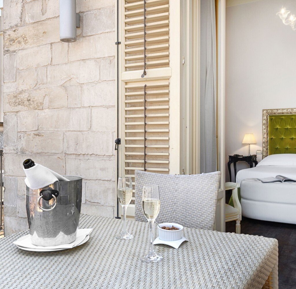 Media Ragusa Extras 83 Default 373 Conversions 694bcd94e9b32 Suite Terrazzo Privato 304 5 Normalized Crop