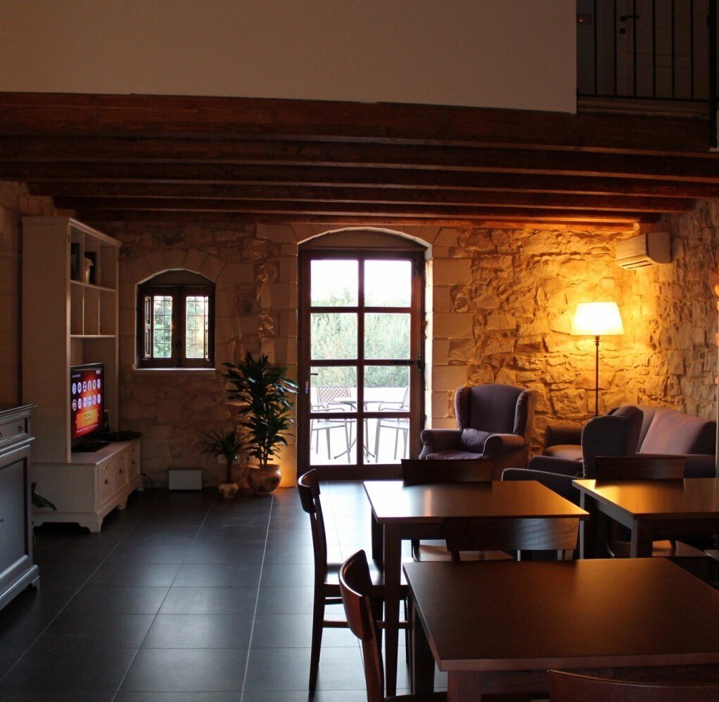 Media Ragusa Extras 253 Default 2083 Conversions 69822f7cccdc9 Sala Comune Ristorante Normalized Crop