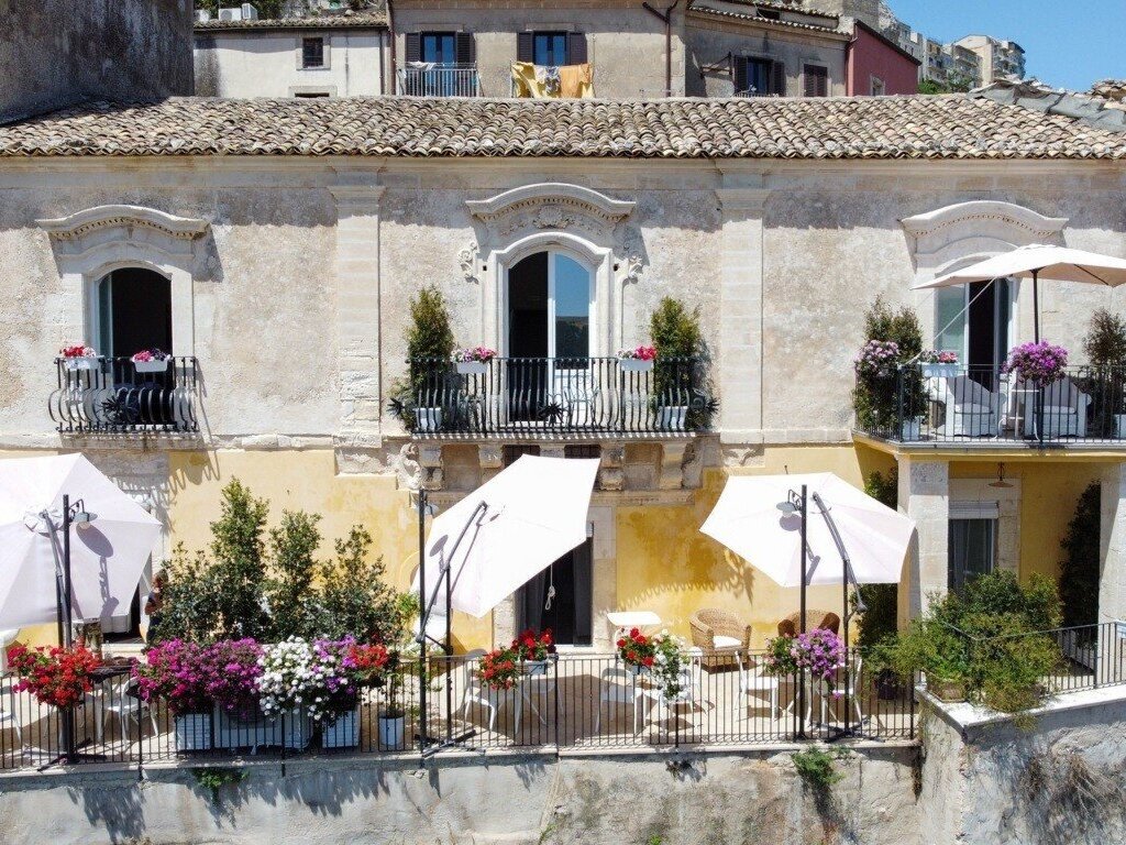 Media Ragusa Extras 236 Default 618 Conversions 6958f8480b57b Hotel Ragusa Ibla Terra Del Sole Ibla Fileminimizer Normalized Crop