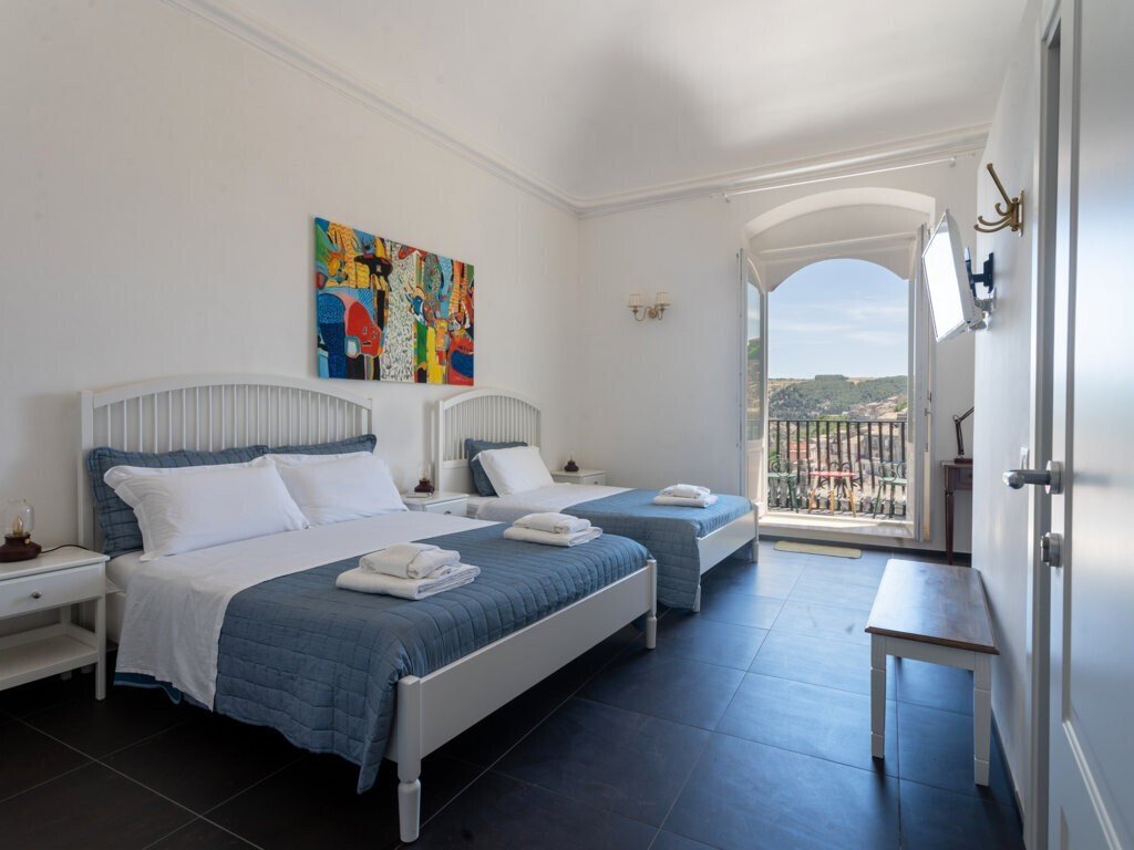 Media Ragusa Extras 236 Default 622 Conversions 6958f7107ee43 Camera Due Normalized Crop