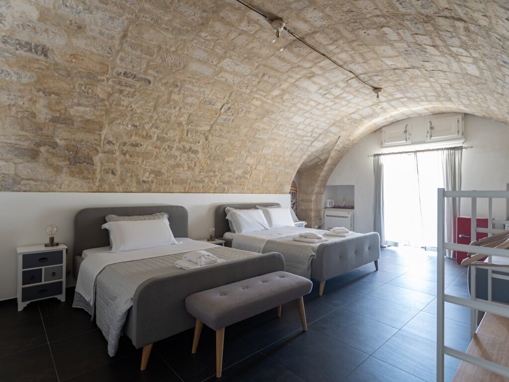 Media Ragusa Extras 236 Default 627 Conversions 6958f6b91301f Camera5 Normalized Crop