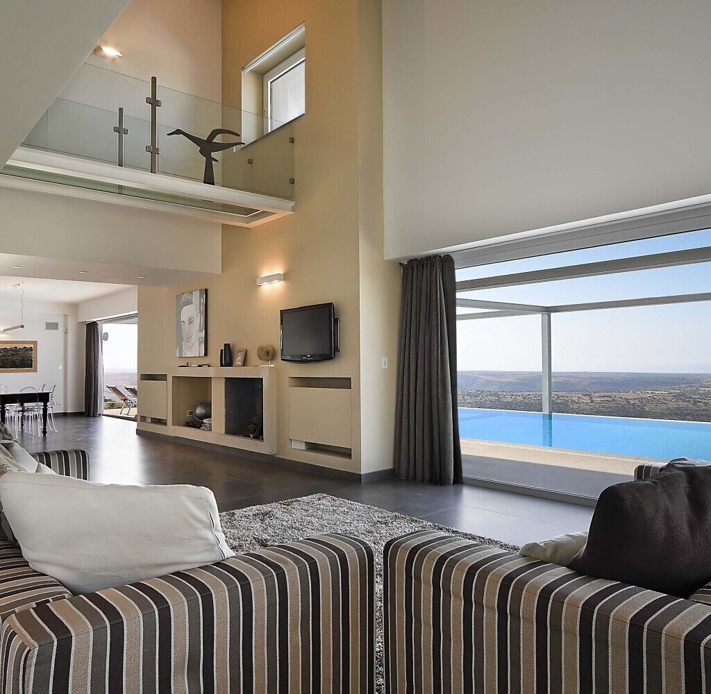 Media Ragusa Extras 332 Default 1640 Conversions 696f8fbaa999f Afrodite 26 Normalized Crop