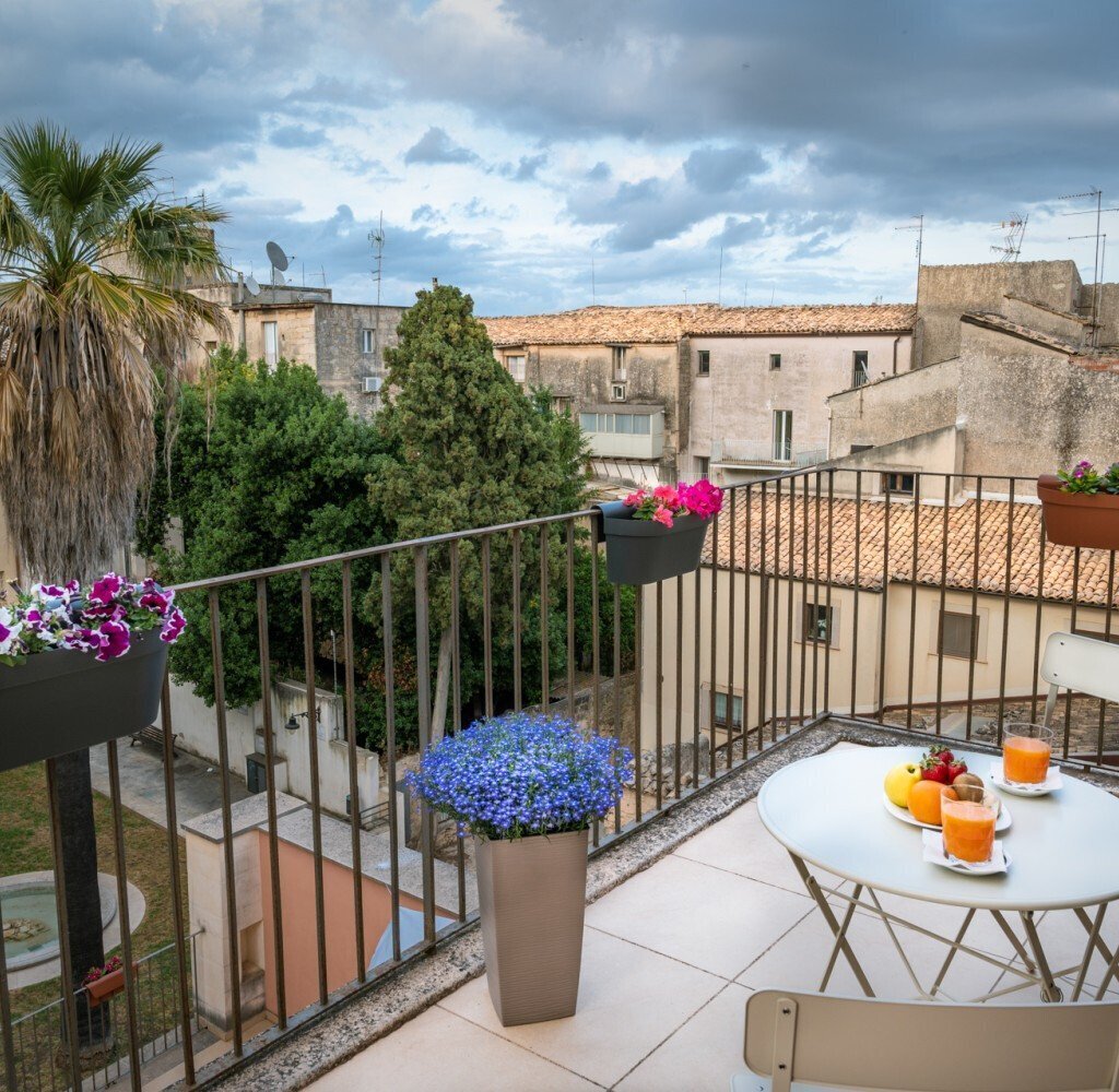Media Ragusa Extras 798 Default 3649 Conversions 69f31960ef417 Hotel Vittorio Veneto 44 Normalized Crop