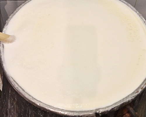 I sapori di una volta - ricotta calda e pane casereccio